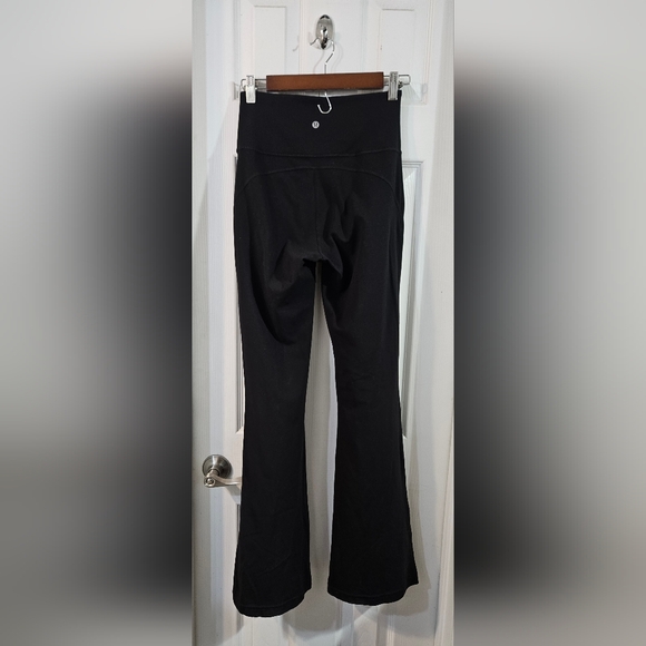 Lululemon Groove Super-High-Rise Flared Pant - Picture 5 of 6
